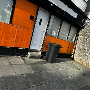 Apartment Large 2 Bed Private Central & Near The Beach With Parking!, Blackpool